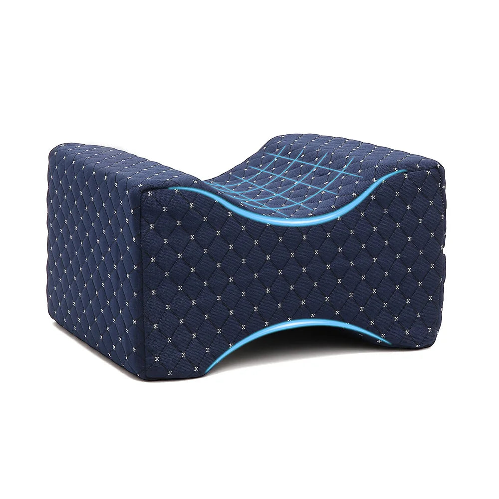 Coussin genoux bleu marine matelassé à petit motif losange, avec ses deux creux arrondis