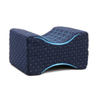Coussin genoux bleu marine matelassé à petit motif losange, avec ses deux creux arrondis